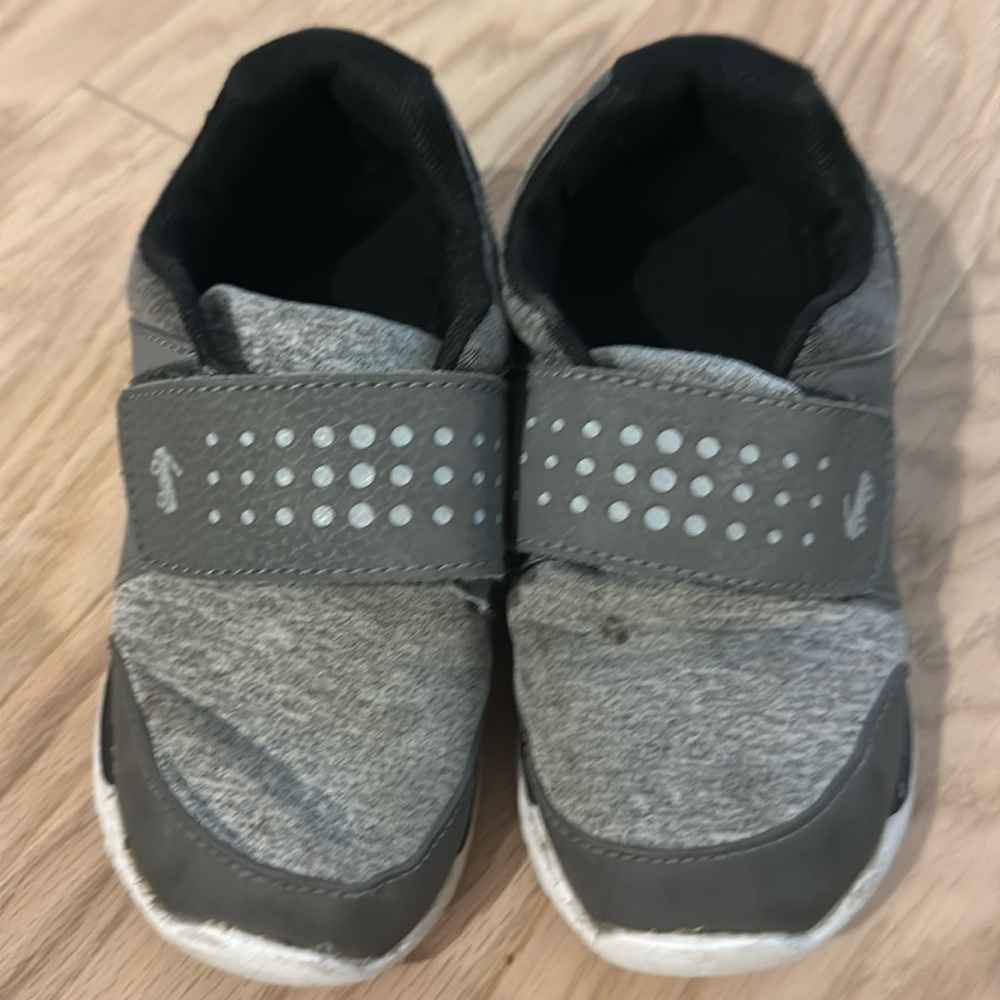 Boys sneaker shoe